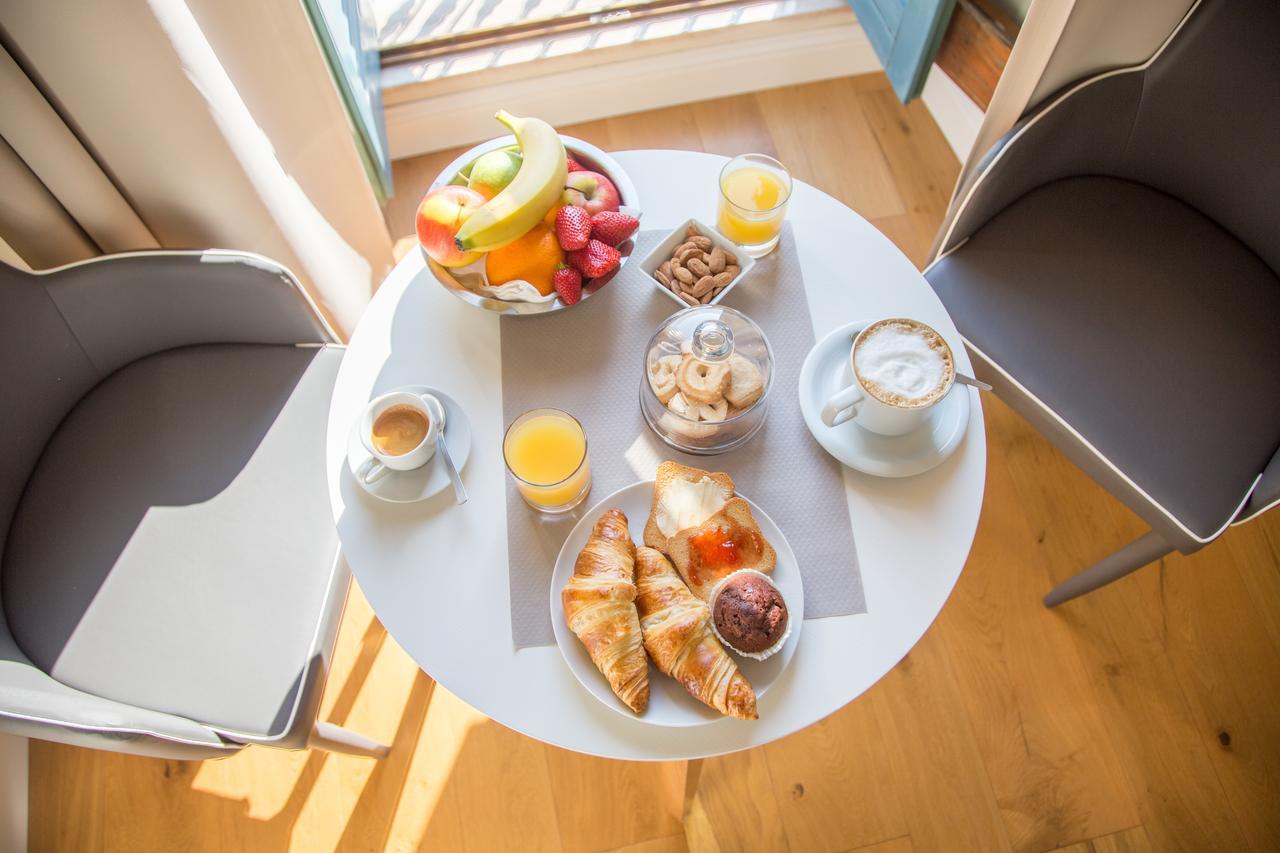 Bed and Breakfast Antico Corso Charme Кальярі Екстер'єр фото